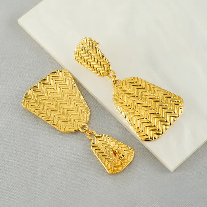 Pair Elegant Modern Style Classic Style Solid Color 304 Stainless Steel Titanium Steel 18K Gold Plated Drop Earrings